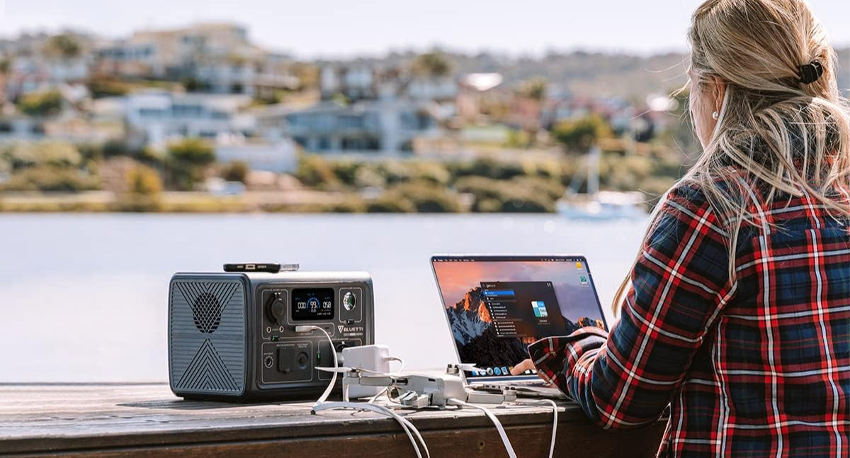 BLUETTI Tragbare Powerstation EB3A, 268Wh LiFePO4 Batterie Backup mit 600W (1200W Peak) AC Ausgängen, Solargenerator für Reise und Camping